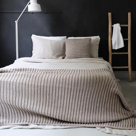 Product image 1 of Bergen Plaid & Sierkussen