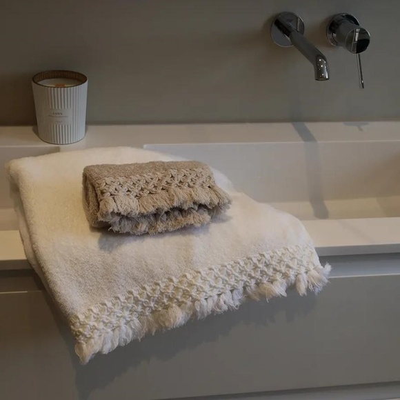 Product image 1 of Carine Towel
