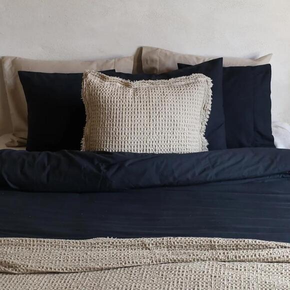 Product image 1 of Kos Plaid & Sierkussen